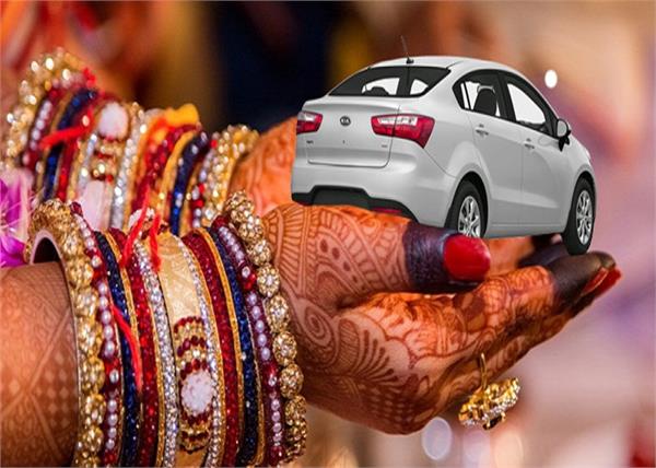 innova vehicle  rs 15 lakh  wife beaten