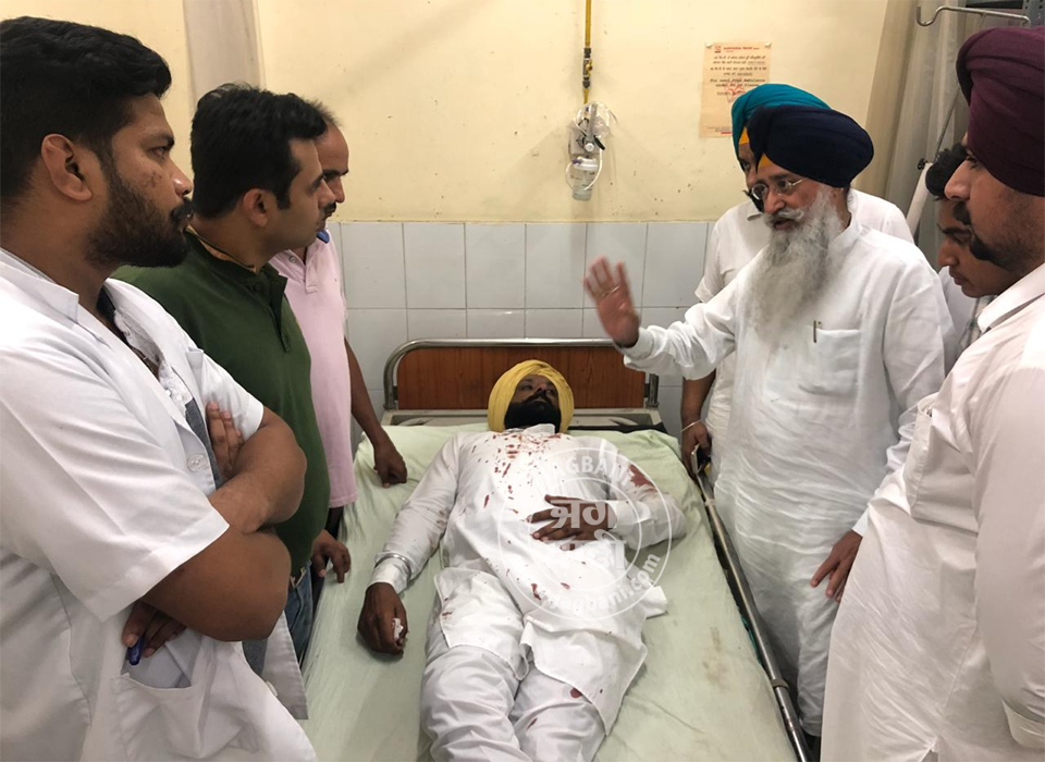 ਹਲਕਾ ਸਾਹਨੇਵਾਲ ''ਚ ਪੋਲਿੰਗ ਬੂਥ ''ਤੇ ਕਾਂਗਰਸੀ ਤੇ ਅਕਾਲੀ ਭਿੜੇ, 2 ਜ਼ਖ਼ਮੀ