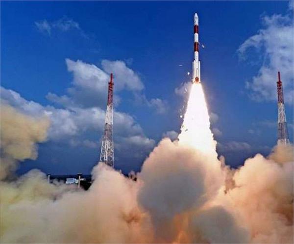 india france will send together   gaganayan    aiming to send by 2022