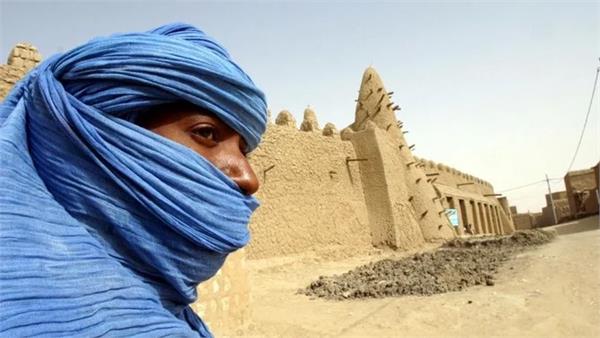 at least 12 dead in mali attack near nigeria  sources