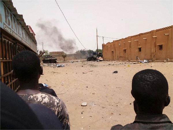 seven soldiers  one civilian killed in mali bomb blast
