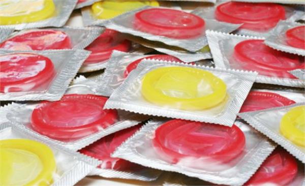 people in cuba are doing something like   condom   in this way