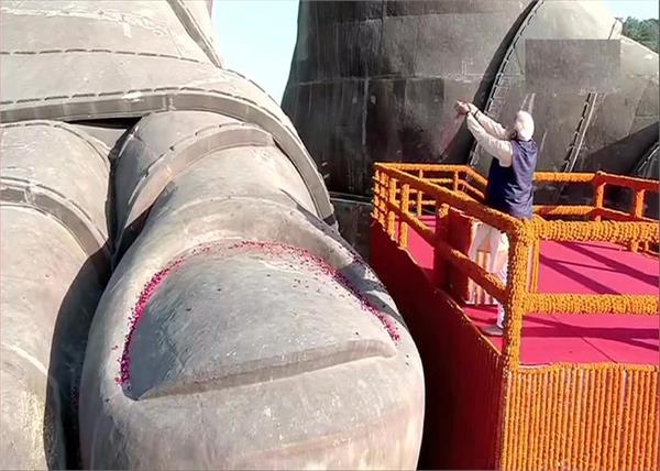 sardar vallabhbhai patel narendra modi statue of unity tribute