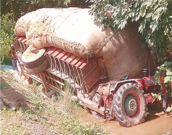 pathankot  tractor  trolley