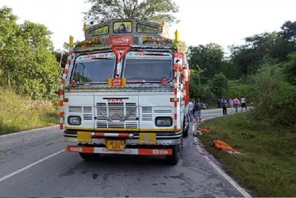 hamirpur truck crushed for persons