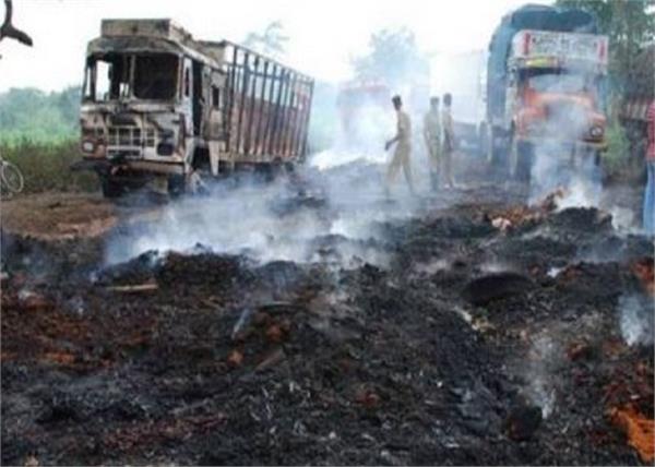 jharkhand naxalite truck fire