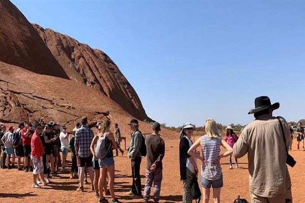 uluru climbing ban tourists