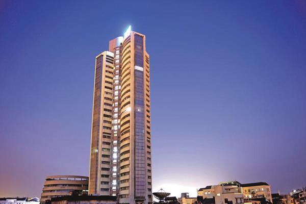 sensex gained 220 points