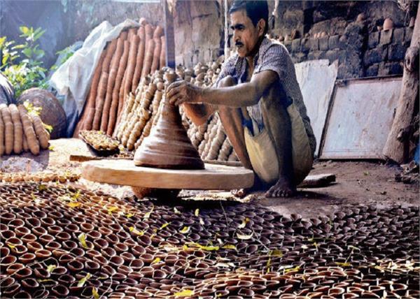 market for lamps in dharavi