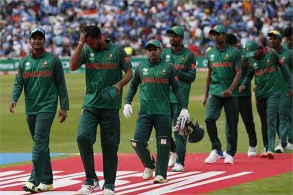 fifa backed players   strike in bangladesh