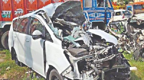 3 women injured in road accident in bengaluru