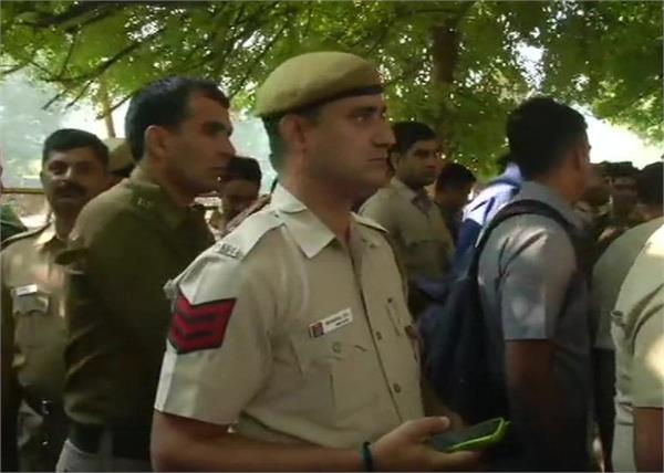 delhi lawyer police protest firing