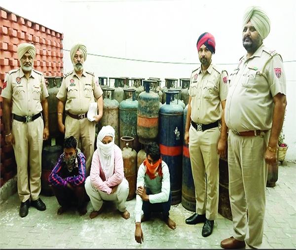 gas  3 arrested