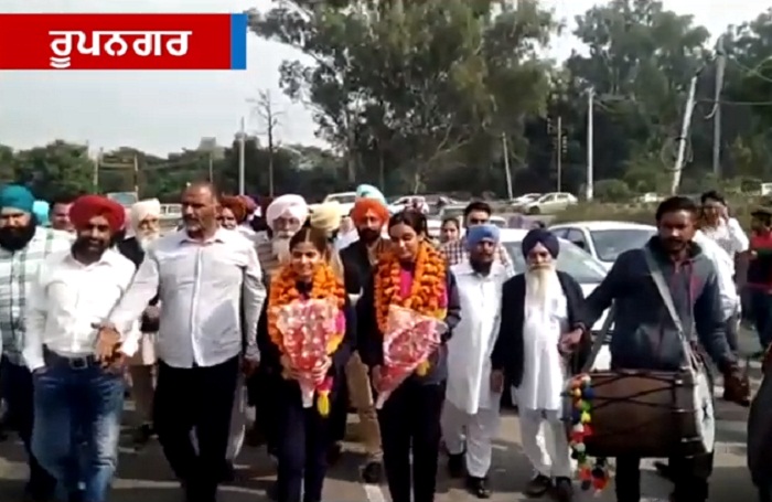 ਵਿਦੇਸ਼ੀ ਧਰਤੀ ''ਤੇ ਜਿੱਤ ਦੇ ਝੰਡੇ ਗੱਡ ਮੁੜੀਆਂ ਪੰਜਾਬ ਦੀਆਂ 2 ਸ਼ੇਰ ਬੱਚੀਆਂ