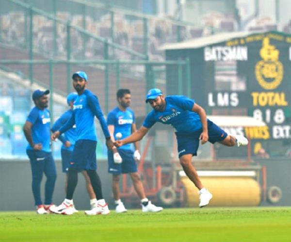 rohit sharma injured during practice left the field