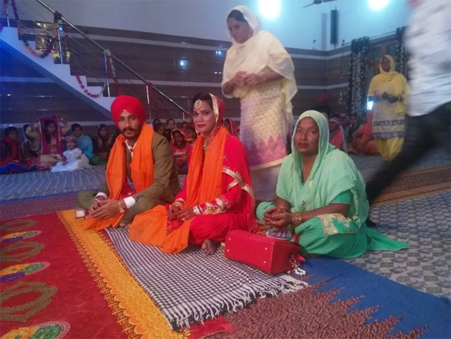 ਸਮਾਜ ਨੂੰ ਨਵਾਂ ਸੁਨੇਹਾ ਦੇ ਗਿਆ ਇਸ ਜੋੜੇ ਦਾ ਸਾਦਗੀ ਭਰਿਆ ਵਿਆਹ