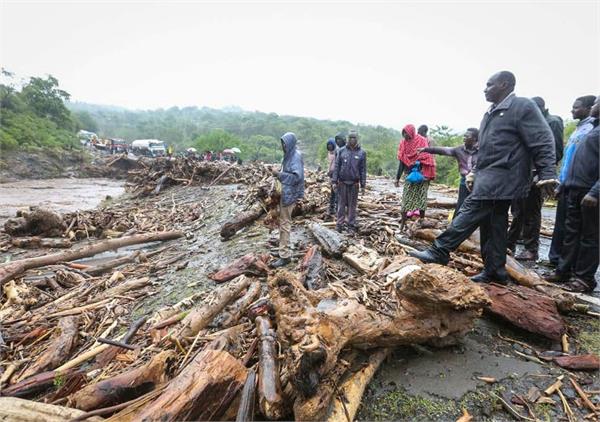 kenya landslide floods landslide kills 17