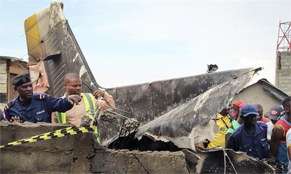 plane crashes in congo  killing 23