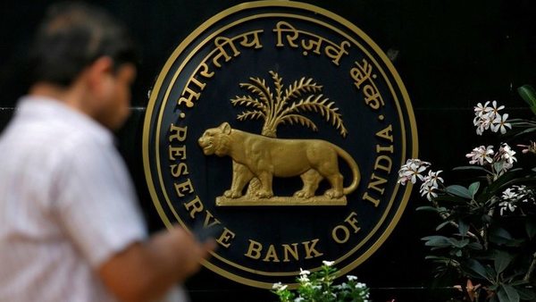 ਇਕਨੋਮੀ ''ਚ ਸੁਸਤੀ ਨੇ RBI ਦੀ ਵਜਾਈ ਘੰਟੀ, ਹੋਰ ਸਸਤੇ ਹੋ ਸਕਦੇ ਨੇ ਲੋਨ