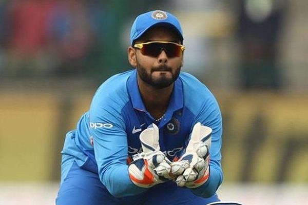 rishabh pant  syed kirmani