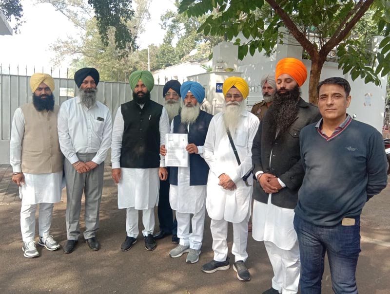 ਗੁਰਦੁਆਰਾ ਮੰਗੂ ਮੱਠ ਢਾਹੁਣ ਦੇ ਵਿਰੋਧ ''ਚ ਲੋਕ ਇਨਸਾਫ ਪਾਰਟੀ ਵੱਲੋਂ ਓਡਿਸ਼ਾ ਵਿਧਾਨ ਸਭਾ ਦੇ ਬਾਹਰ ਧਰਨਾ