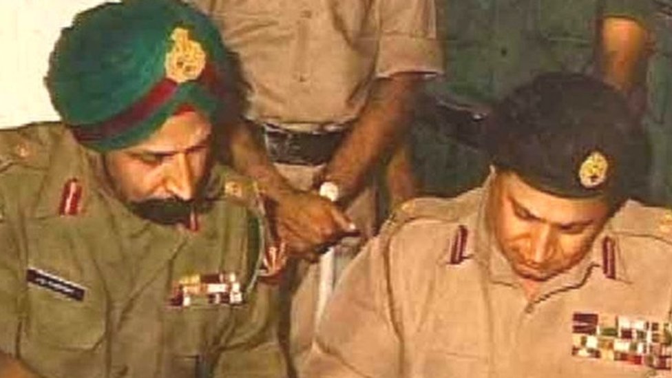 1971 ਦੀ ਜੰਗ: ਜਦੋਂ ਪੰਜਾਬੀ ਫ਼ੌਜੀ ਜਨਰਲ ਨੇ ਚੁਟਕਲੇ ਸੁਣਾਏ ਤੇ ਸਰੰਡਰ ਕਰਾਇਆ
