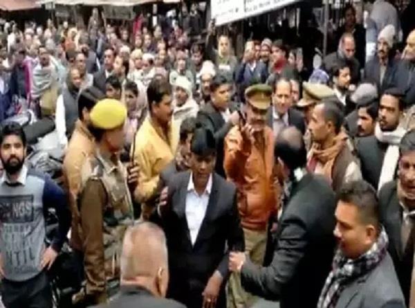bijnore murder accused shot dead in cjm court