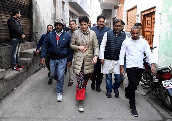 cong slams up govt over     manhandling     of priyanka gandhi