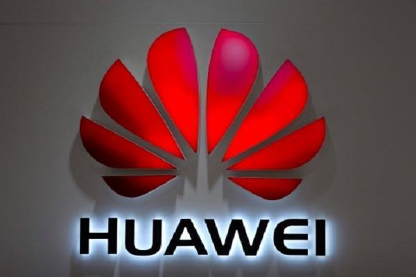 huawei s official twitter account posted a tweet using an iphone