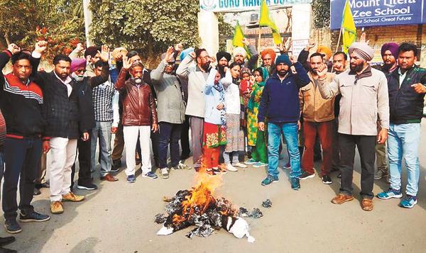 joint teacher morcha blasts the education minister