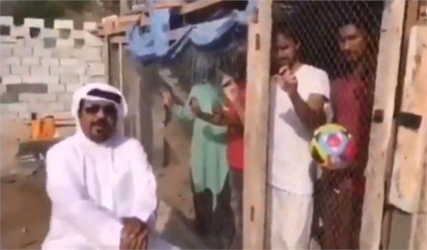 when the indian football team fans got off in the cage