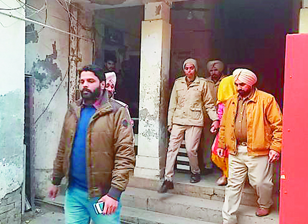 ਅਬੋਹਰ ਸਟੇਸ਼ਨ ਤੋਂ ਬਰਾਮਦ ਹੋਈ ਲੜਕੀ ਮਾਪਿਅਾਂ ਨਾਲ ਜਾਣ ਤੋਂ ਕੀਤਾ ਇਨਕਾਰ