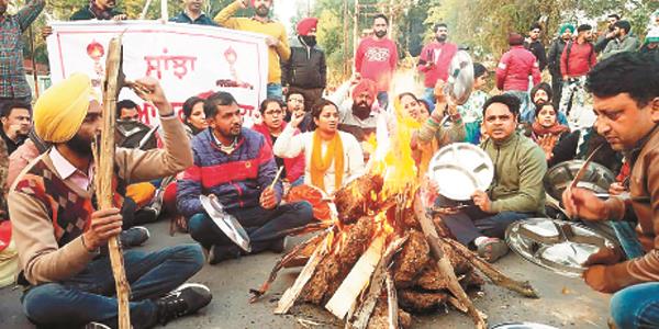 going to pay teachers   fees s  d  chief minister of lohri