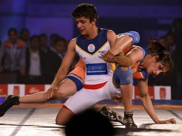 vinesh and ritu will face the center of attraction