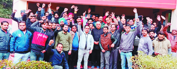 ਸੰਡੇ ਫਡ਼੍ਹੀ ਮਾਰਕੀਟ ਉਜਾਡ਼ੀ ਗਈ ਤਾਂ ਬੇਰੋਜ਼ਗਾਰ ਹੋਣਗੇ 100 ਤੋਂ ਵੱਧ ਨੌਜਵਾਨ