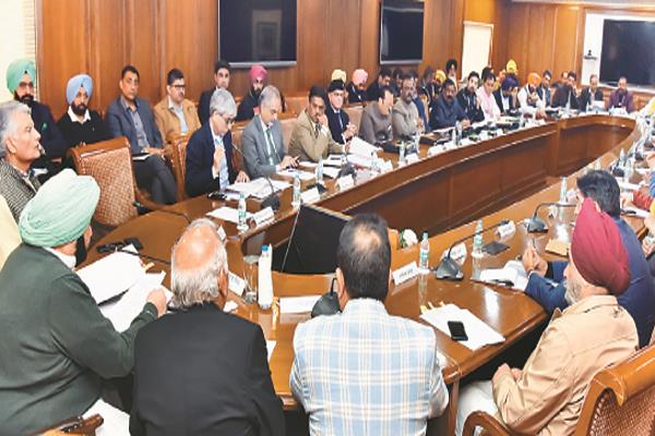 captain discusses budget with doaba legislators