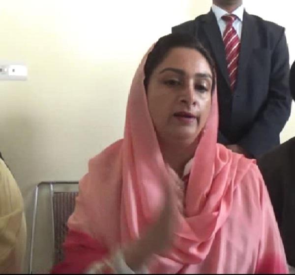 harsimrat kaur badal