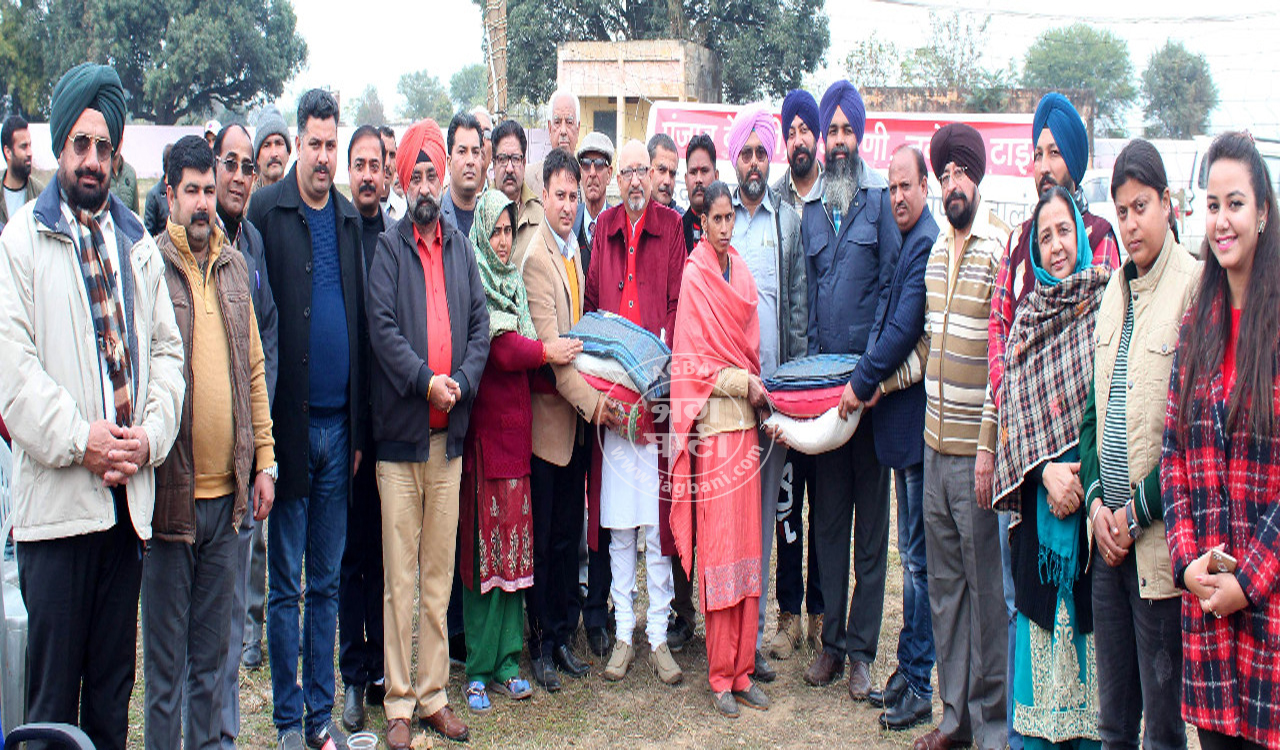 ਸੜ ਗਏ ਸੁਪਨਿਆਂ ਦੀ ਰਾਖ 'ਚੋਂ ਜੀਵਨ ਫਰੋਲਦੇ ਵੰਗਾਂ ਤੋਂ ਸੱਖਣੇ ਹੱਥ