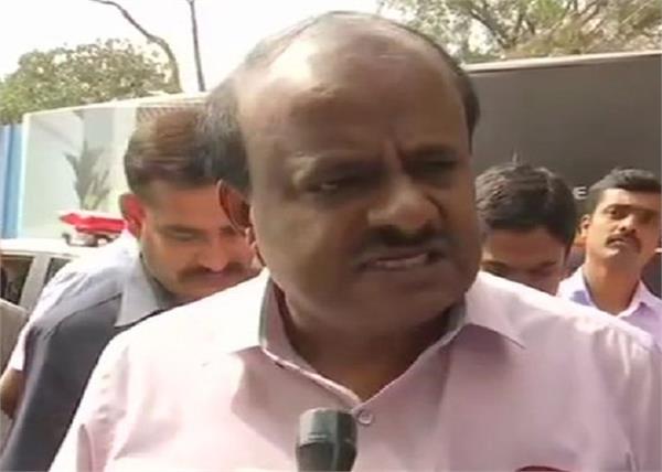 hd kumaraswamy congress chief minister threats