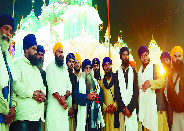 ਪ੍ਰਕਾਸ਼ ਪੁਰਬ ਦੀ ਬਦਲੀ ਤਾਰੀਖ਼ ਦਾ ਪਿਆ ਸੰਗਤਾਂ ਦੀ ਆਮਦ ''ਤੇ ਅਸਰ