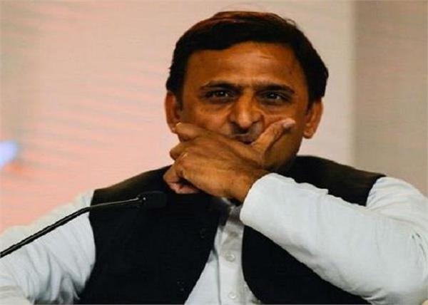 akhilesh yadav cbi b chandrakala