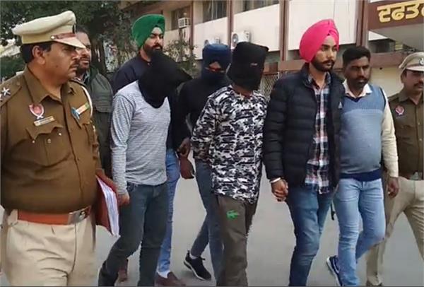 gangster  weapon  pehalwan group