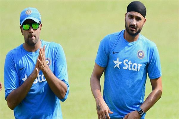 harbhajan singh  ravichandran ashwin