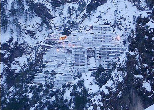 snowfall in vaishno devi