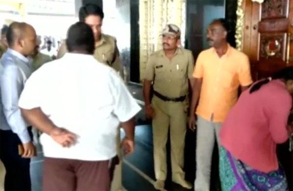 1 dead  9 taken ill after consuming   prasad   in karnataka