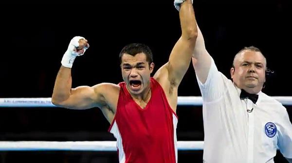 vikas krishan  indian boxer  professional circuit  debut bout