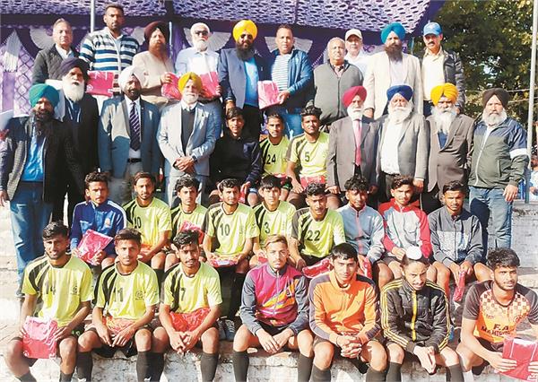hoshiarpur defeated kapurthala in the punjab state football championship