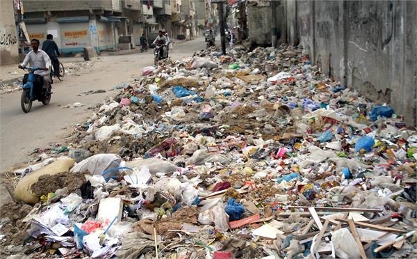despite the ban in punjab  54066 tonnes of plastic production is going on