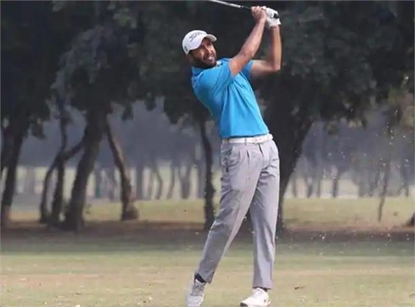 amardeep scored a record of playing 62 cards