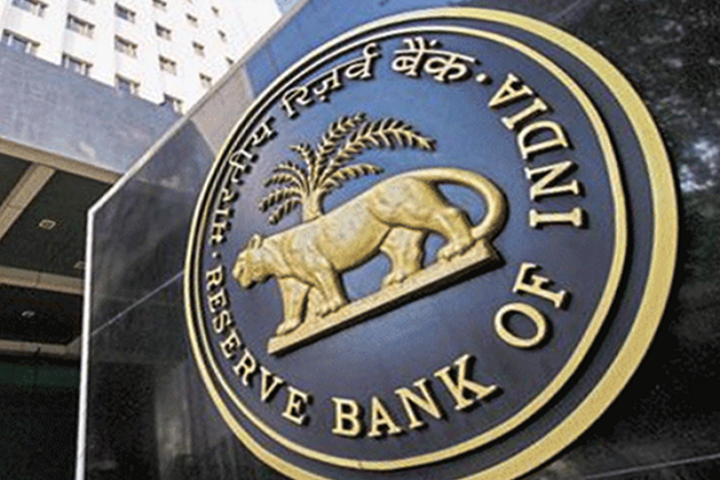ਵਿਆਜ ਦਰਾਂ ਘੱਟ ਨਾ ਕਰਨ ’ਤੇ RBI ਸਖ਼ਤ